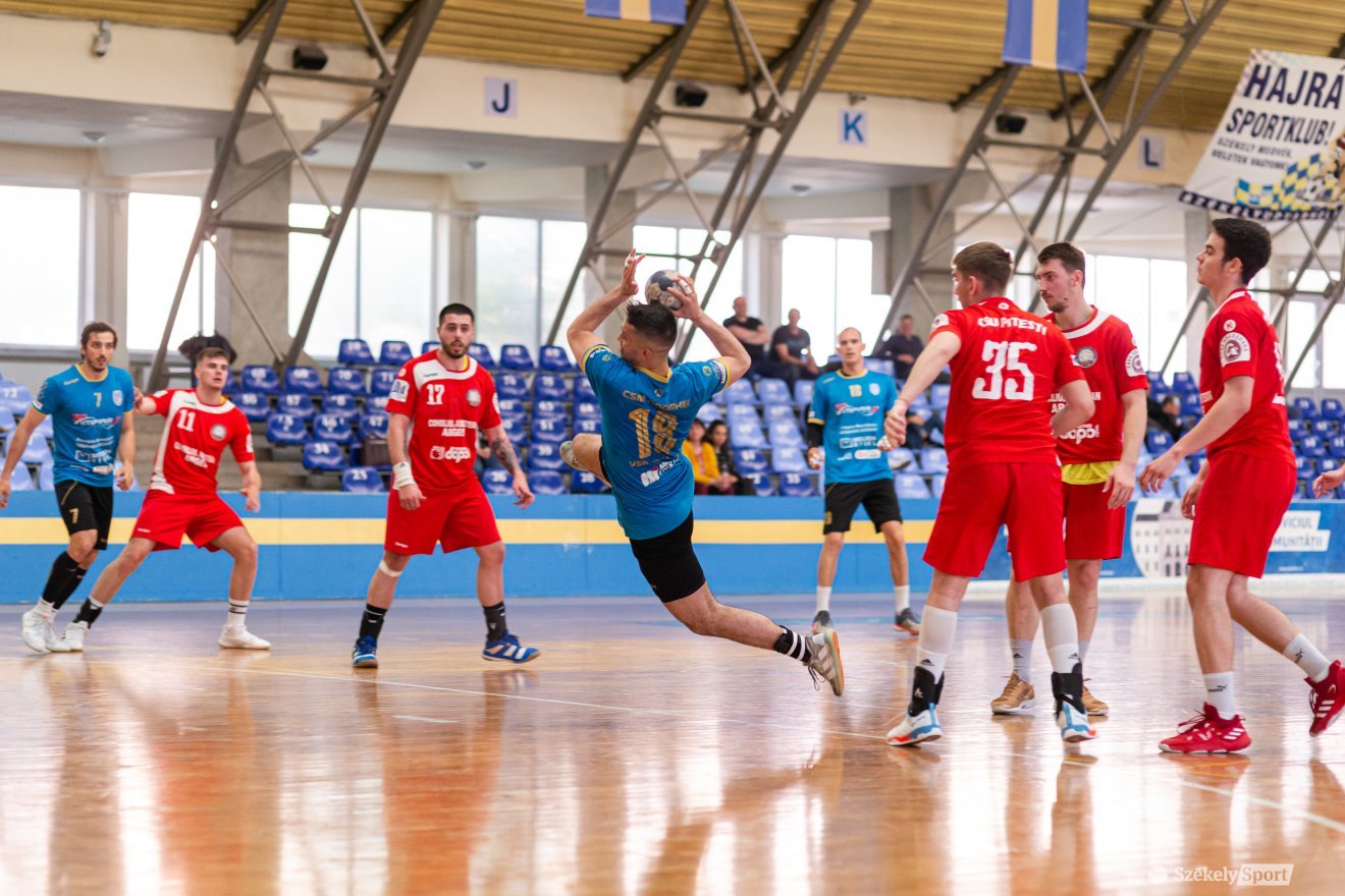 •  Fotó: Erdély Bálint Előd