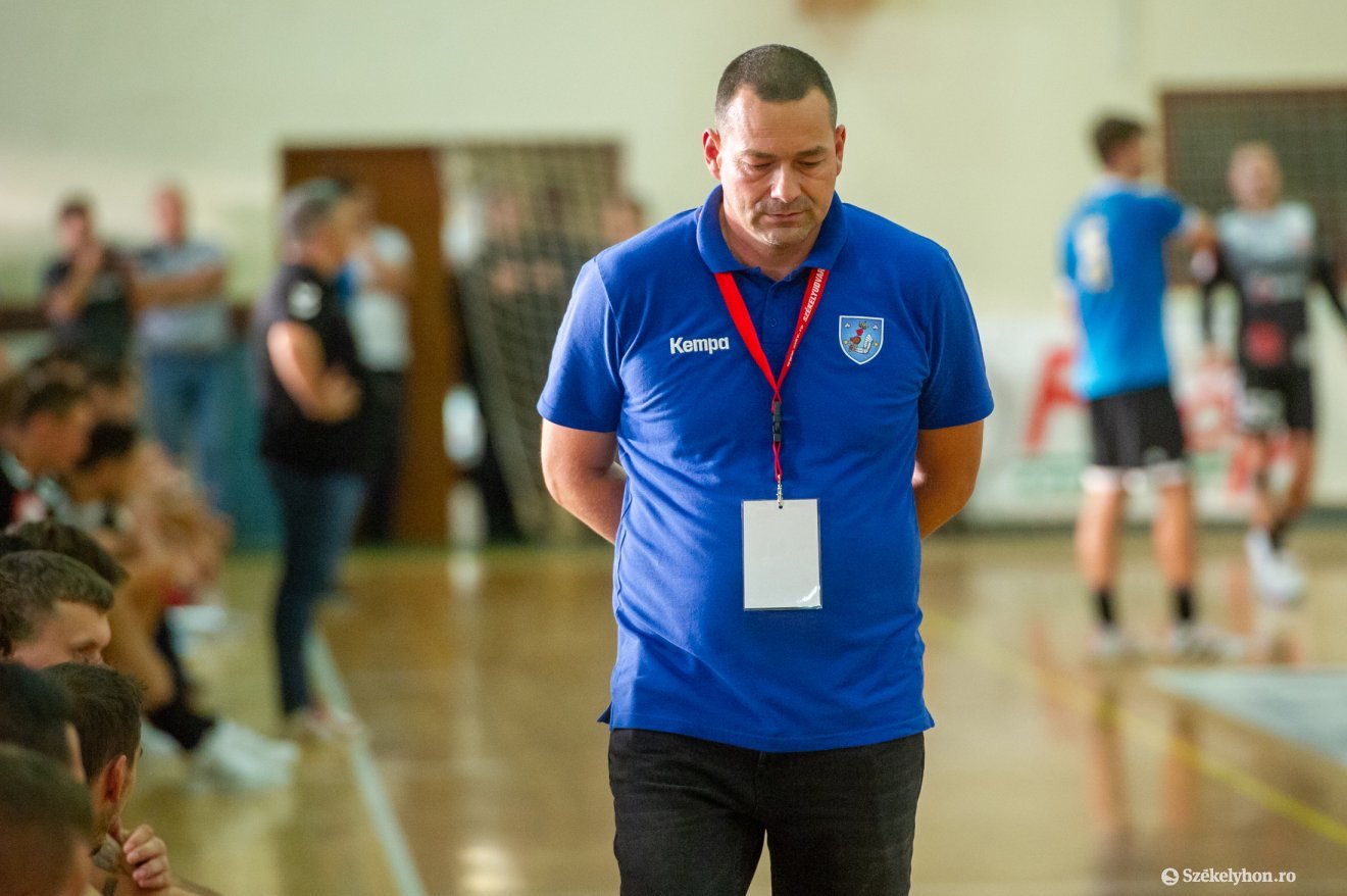 Sipos Lóránt vezetőedző •  Fotó: Beliczay László