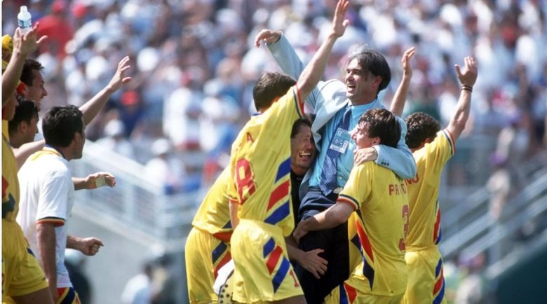 Románia a legnagyobb vébésikerét (negyeddöntő 1994-ben) Anghel Iordănescuval érte el •  Fotó: FIFA.com