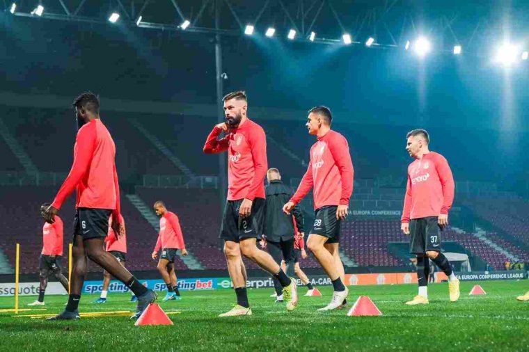 Az UEFA megbüntette a Román Labdarúgó-szövetséget és a Kolozsvári CFR-t