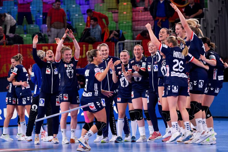 Vert helyzetből fordítottak, megvédték címüket a norvégok a női kézilabda Eb-n