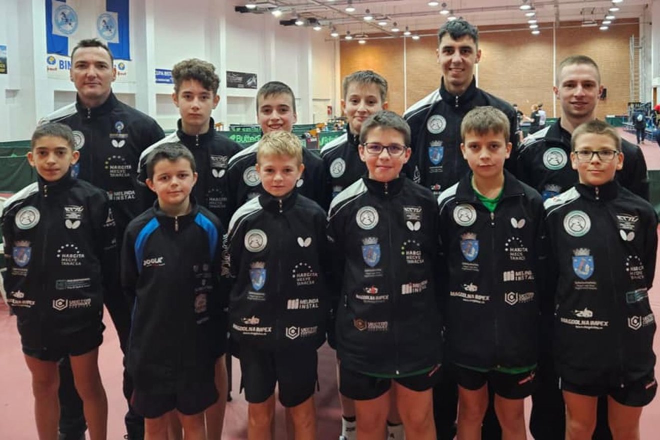 Az ISK csapata az U15-ös országos döntőn •  Fotó: Facebook/György István