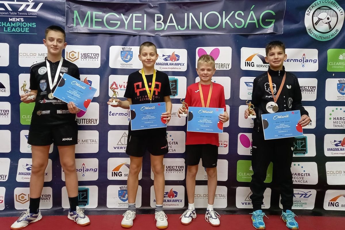 Az U15-ös dobogó •  Fotó: Facebook/SzékelyudvarhelyiAsztaliteniszKlub