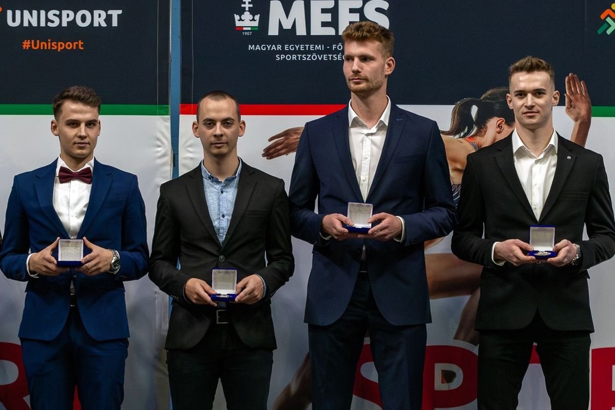 Az Eb-ezüstérmes együttes a Gálán •  Fotó: Facebook/egyetemisport