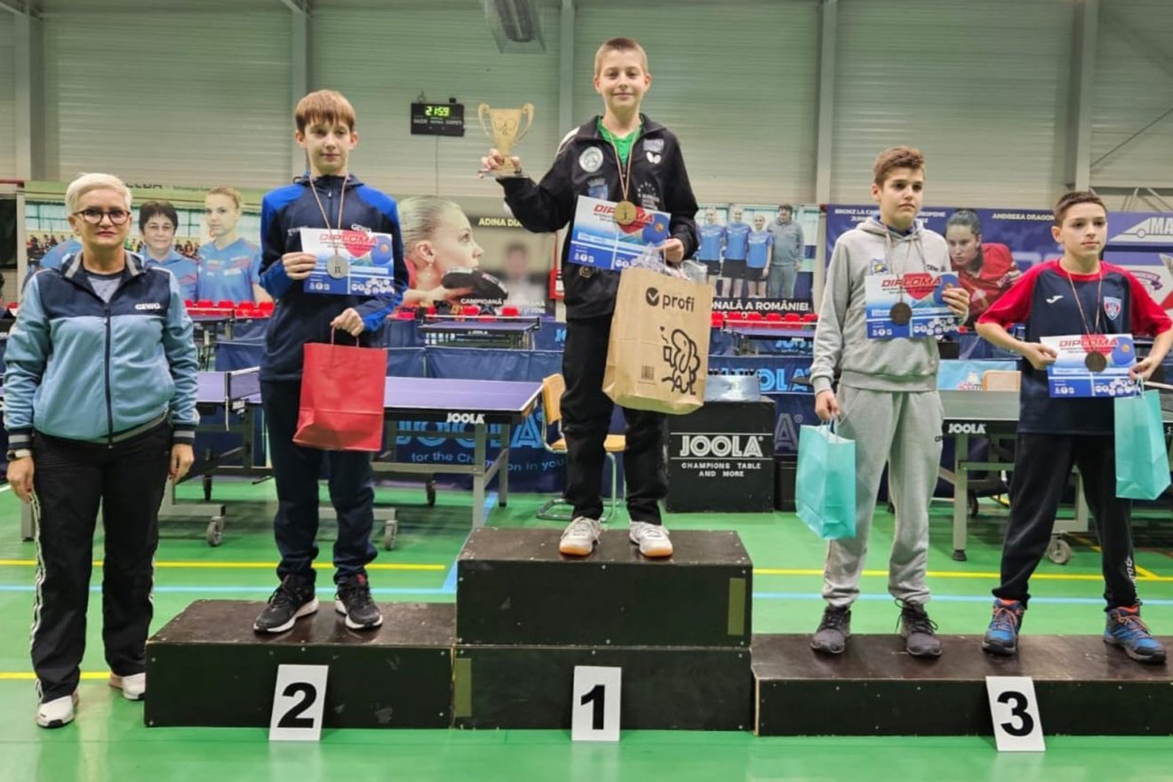 Újszentesen a Reménységek Kupáján az U12-esek közöttiek dobogójának legfelső fokán •  Fotó: Facebook/Székelyudvarhelyi ISK-SZAK