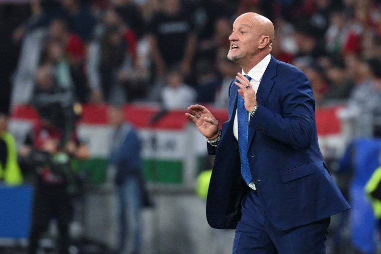 „Szégyellnünk kell magunkat”. Rendkívül kritikusan értékelt a súlyos vereség után Marco Rossi