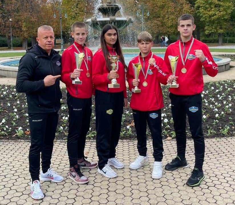 A bajnoki címet nyert versenyzők •  Fotó: Erdélyi Godako Ökölvívó Sportklub