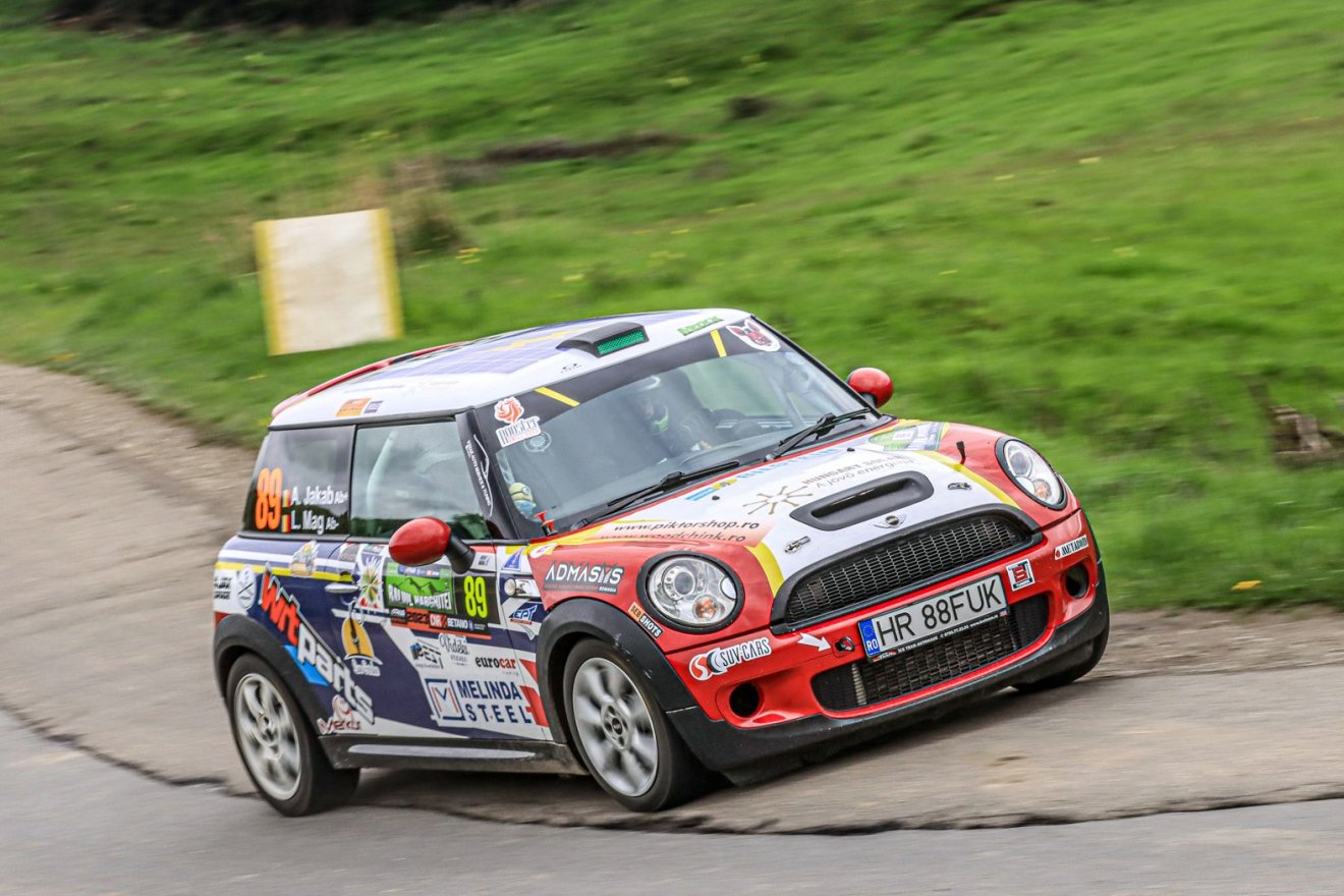Jakab Attila és Mag Levente szombaton a kilenc gyorsasági szakaszból nyolcat megnyertek •  Fotó: RallyPhoto Hunters