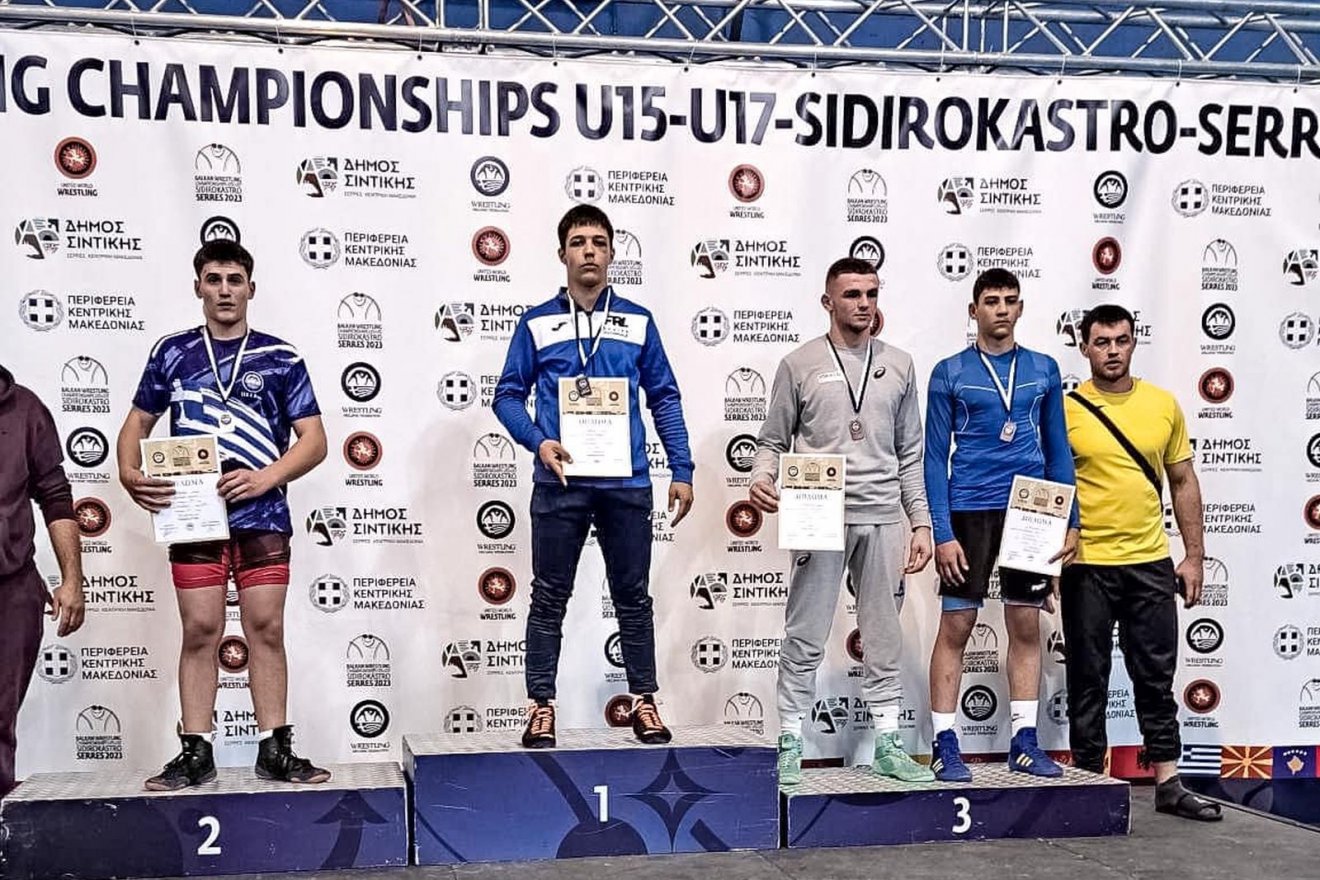 Lőrincz Magor a dobogó legfelső fokán •  Fotó: Székelyudvarhelyi ISK