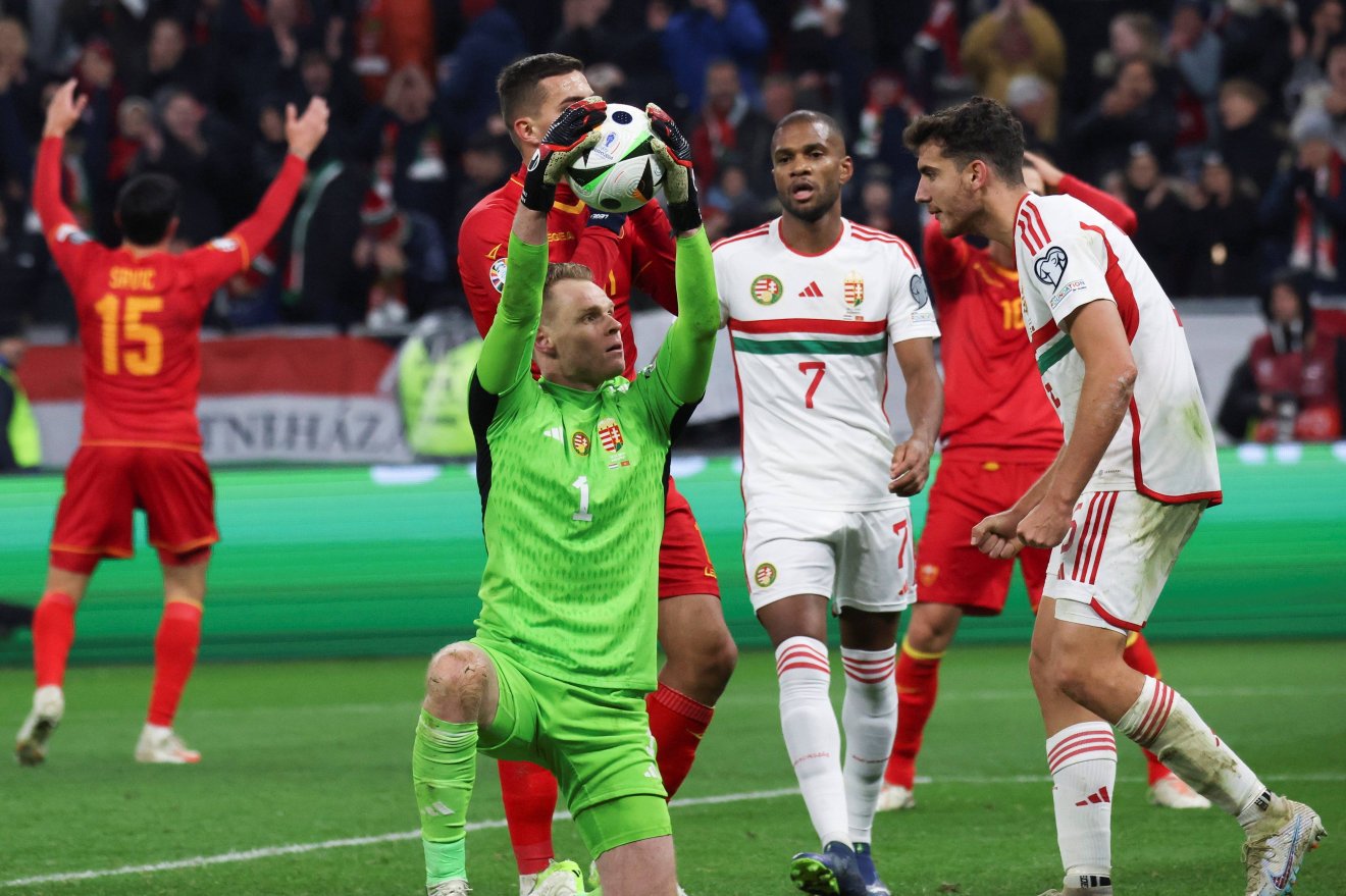 Dibusz Dénes. A Fradi hálóőre egy montenegrói támadás során négyszer (!) védett •  Fotó: MTI/Hegedüs Róbert