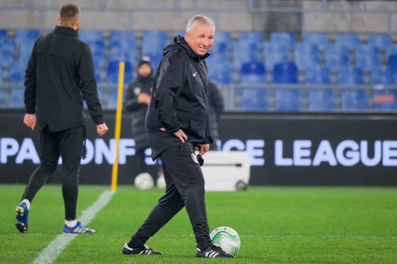Dan Petrescu rendelkezik a legtöbb mérkőzéssel vezetőedzőként a bajnokságban •  Fotó: Facebook/Fotbal Club CFR 1907 CLUJ-NAPOCA