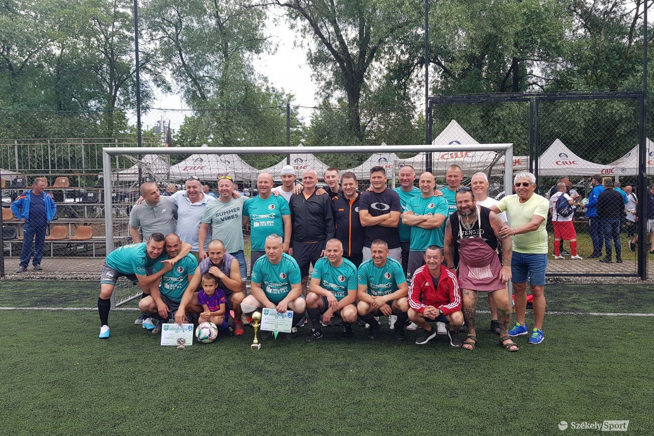 A tornagyőztes Sporting Old Boys •  Fotó: Zátyi Tibor