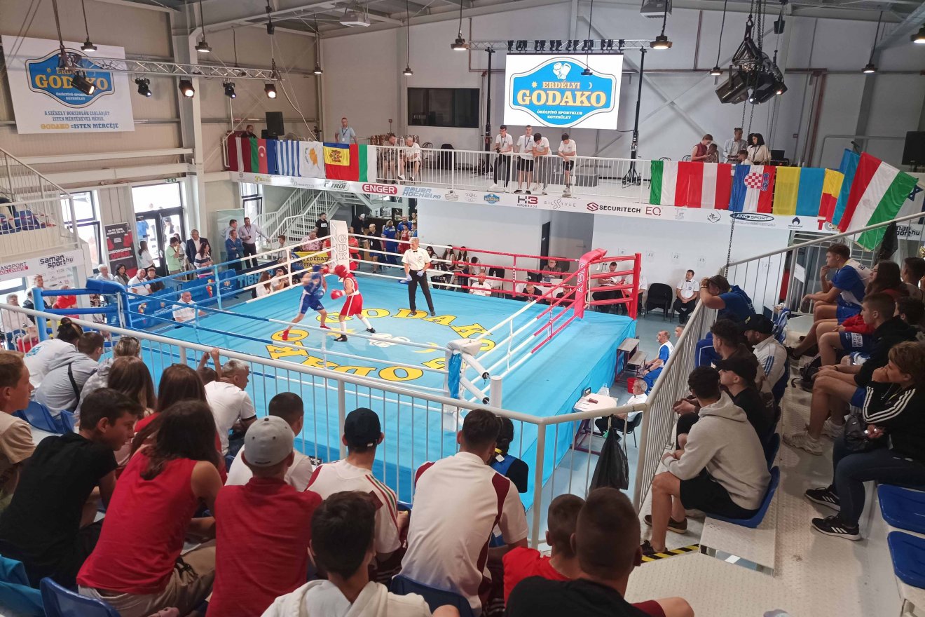 A gyergyószentmiklósi ökölvívó sportközpont először ad helyet a konferenciának •  Fotó: Gergely Imre