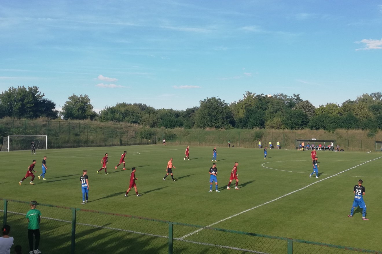 Két héttel ezelőtt a nyárádtőiek fölényes játékkal, sok helyzetet kidolgozva 2–1-re nyerték meg  a marosvásárhelyi  kupamérkőzést •  Fotó: Horváth Bálint Ottó