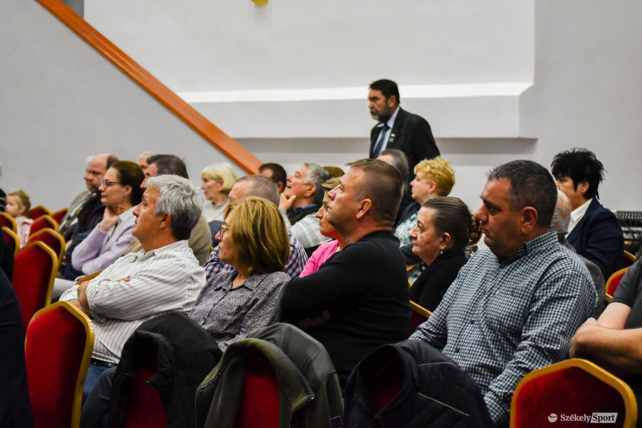 Sokakat érdekelt a sportkonferencia •  Fotó: László Ildikó