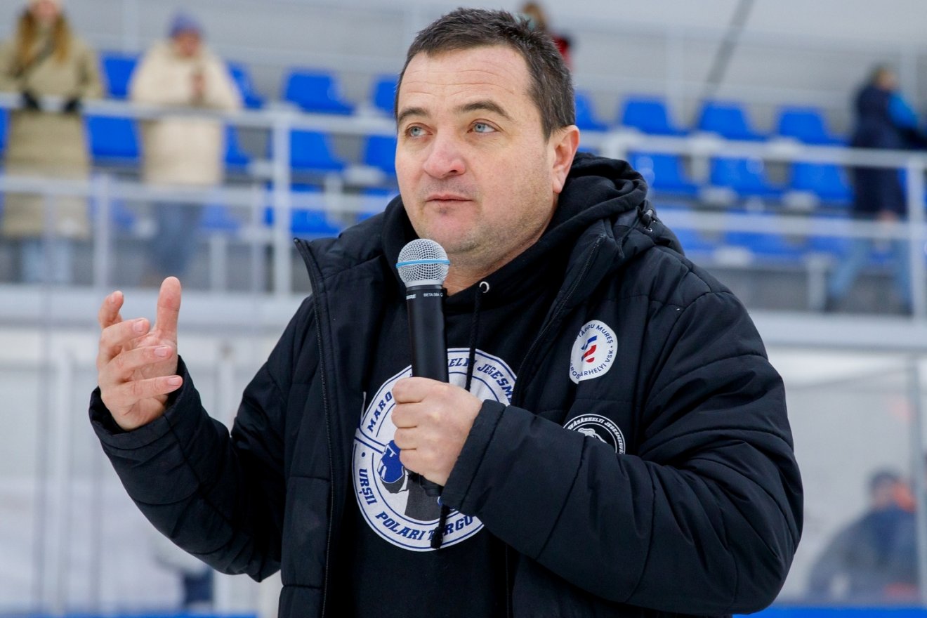 Kui Csaba szerint a lényeg az, hogy a gyerekek csapatban legyenek és minél jobban szerettessék meg velük a sportágat •  Fotó: Kádár Csongor Krisztián