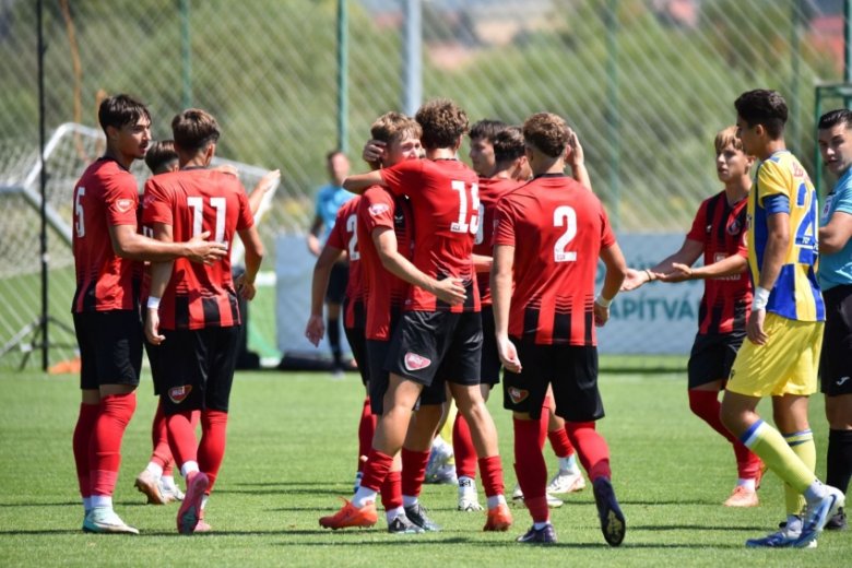 Intenzív felkészülés után magabiztosan várják a bajnoki rajtot az FK Csíkszereda fiataljai
