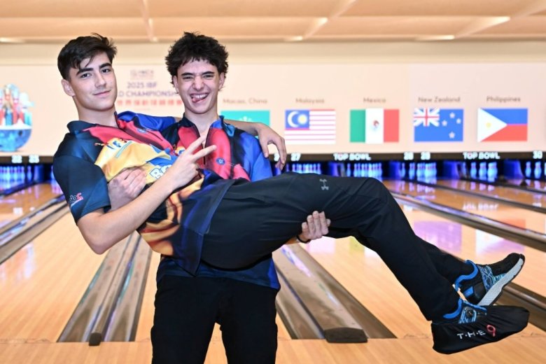 Történelmi csíki siker a bowling-világbajnokságon: aranyérmet nyert a Dragnia–Balázs-Bécsi páros