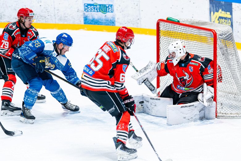 Kiütéssel győzött az Acélbikák ellen a Brassói Corona