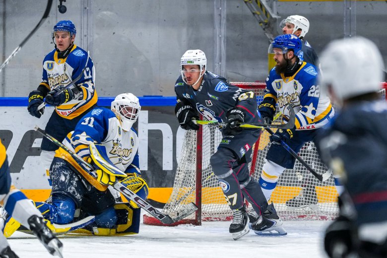 Újra elhúzott, ezúttal kitartott a Corona előnye