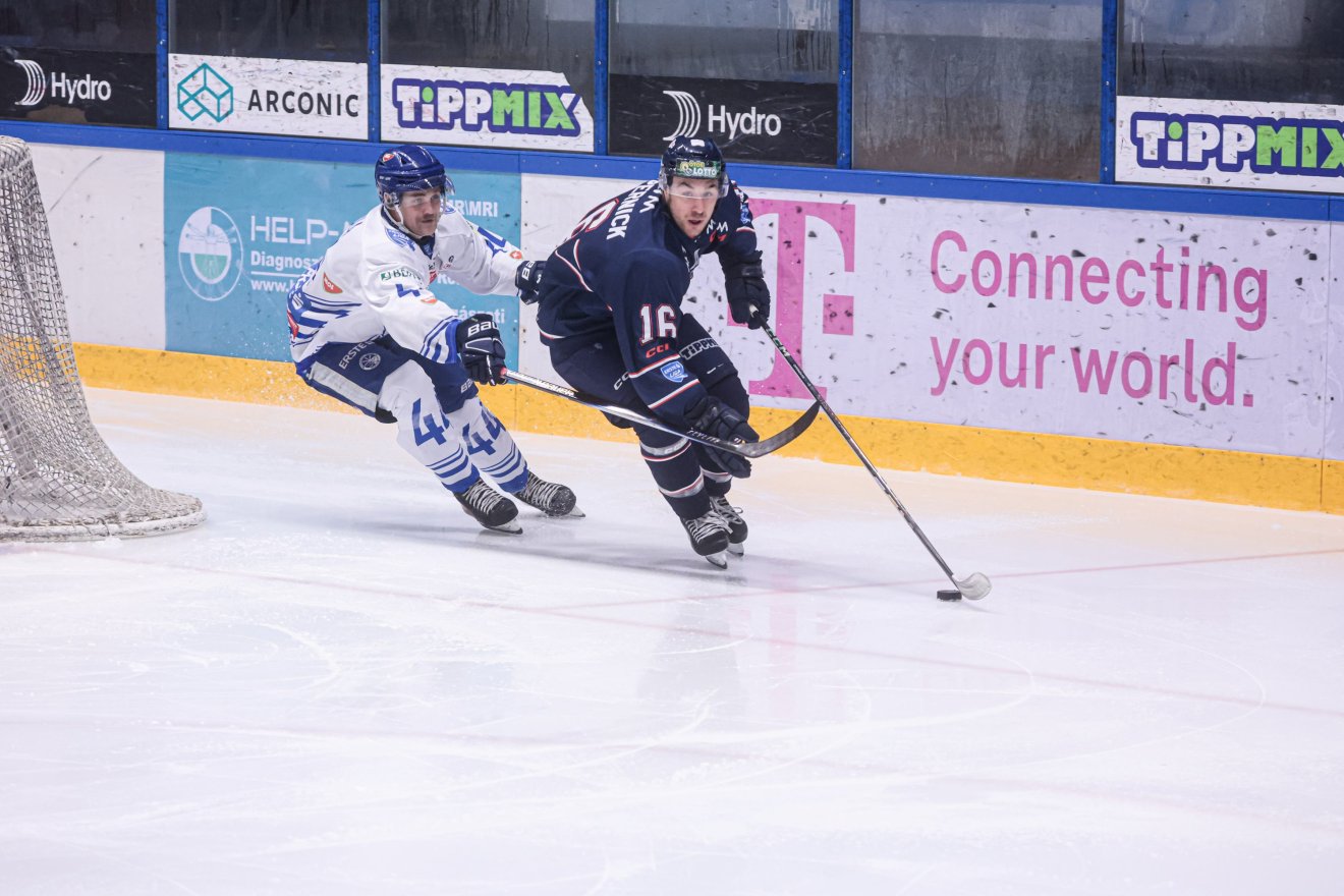 &bullet;  Fotó: Sánta Lili