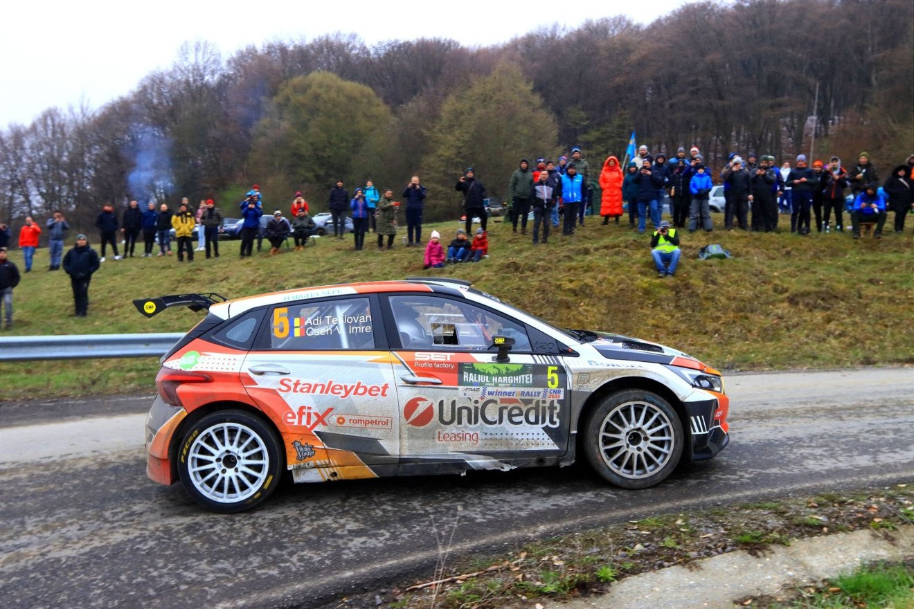 A Teslovan-Cseh páros az élmezőnyben található, a nyolcadik helyen áll •  Fotó: Rallyphoto Hunters