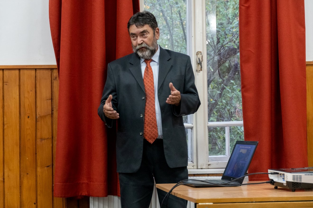 Horváth Vilmos olimpiatörténész, a Kárpát-medencei S.H.E. elnöke, az Olimpiatörténészek Nemzetközi Társaság tagja •  Fotó: Filep Zsombor