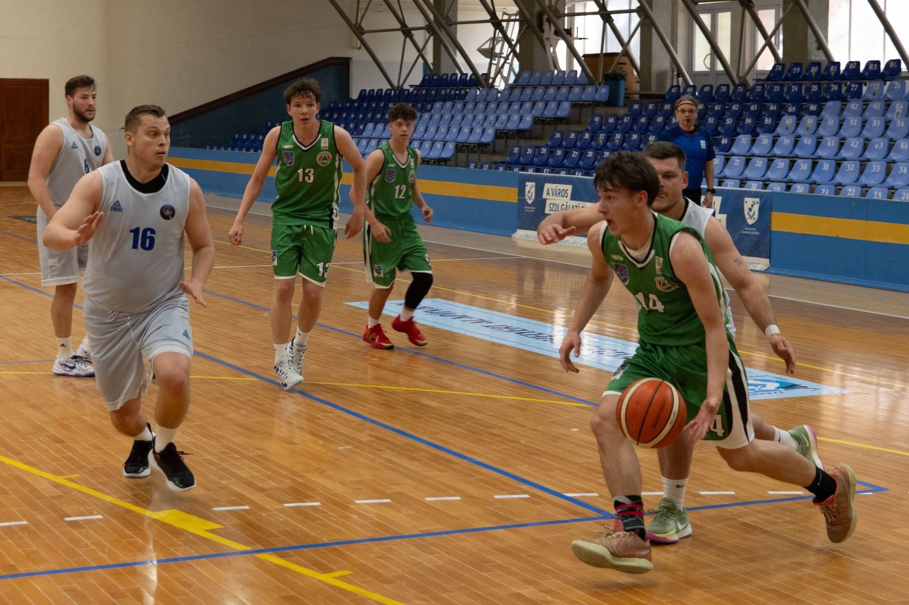 A bronzmeccsen a fiatal vendorosok meglepték a Villyt •  Fotó: Dávid Attila