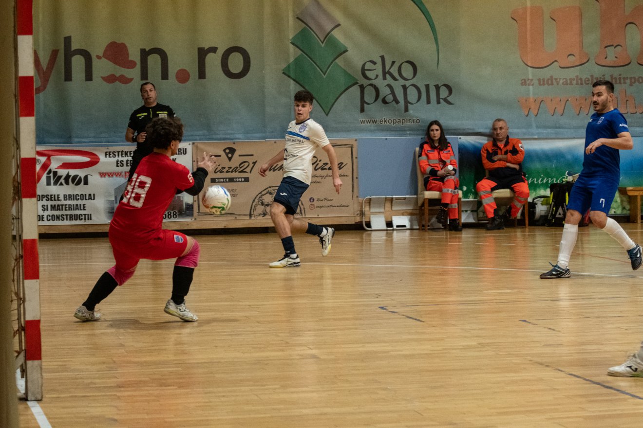 Rengeteg dolga volt a vendégek kapusának, sokszor a kapufa is kisegítette • Fotó: László Ildikó