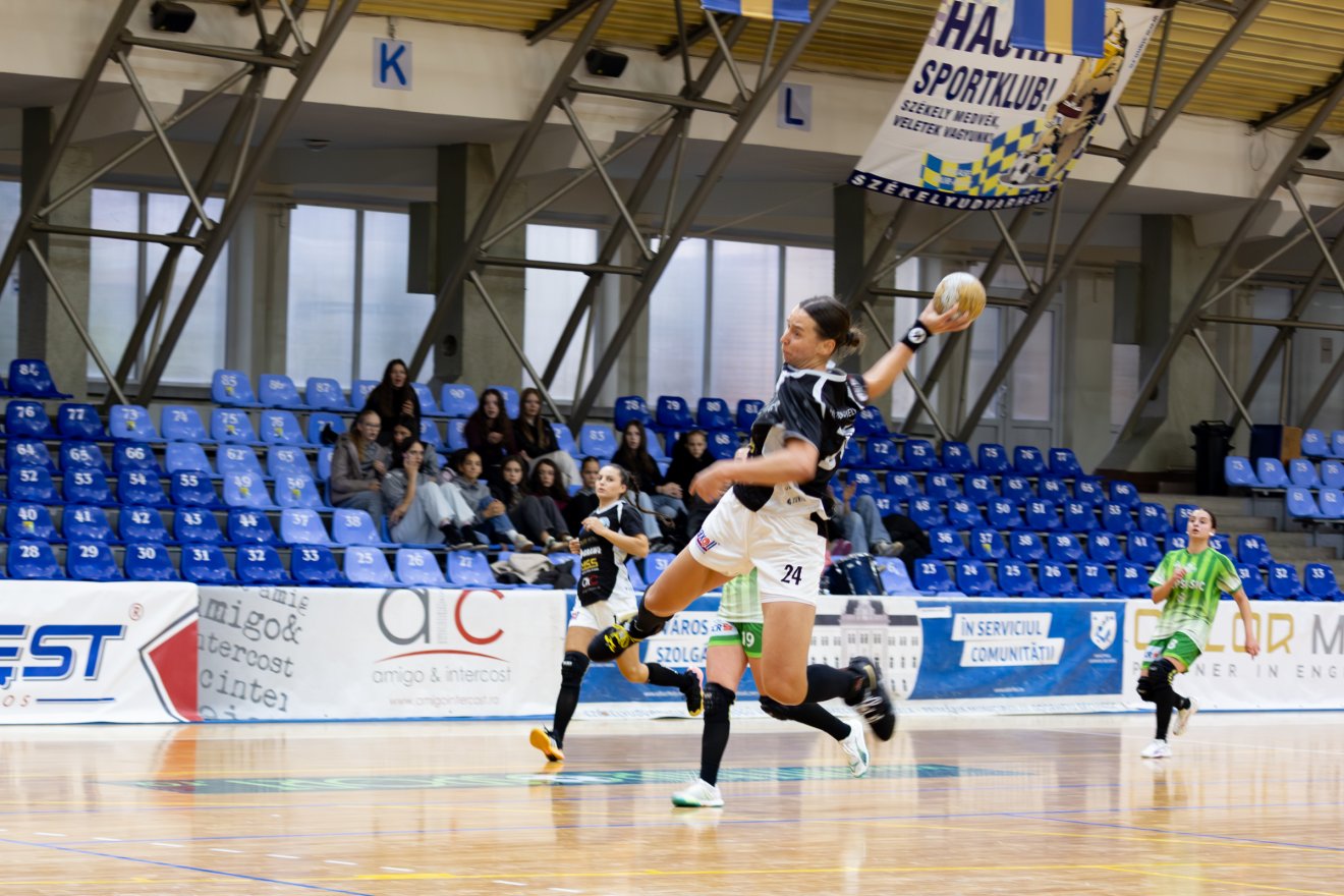 &bullet;  Fotó: Csató Andrea