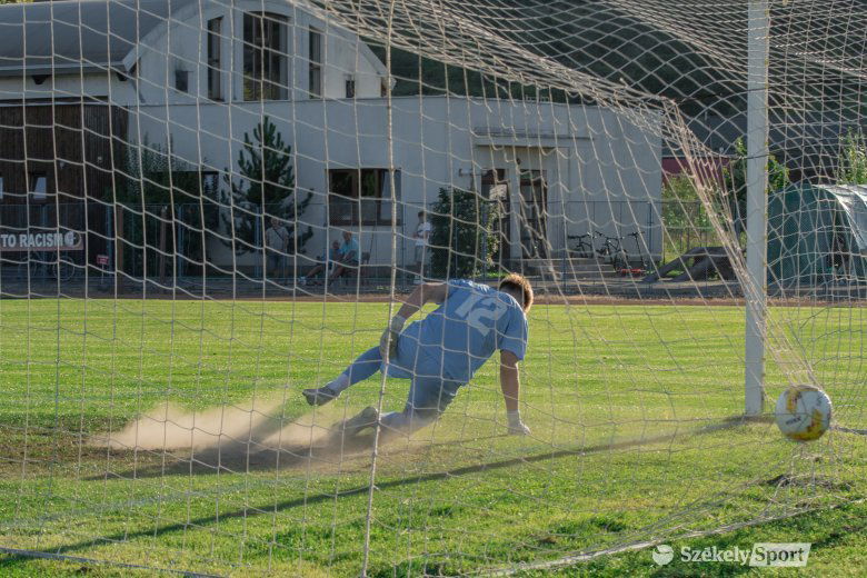 Simó bombagólokat lőtt, a végjátékban a szerencse is az SZFC mellé állt