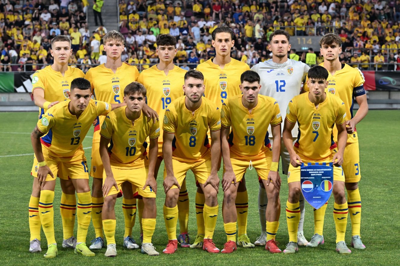 Simon Máté (12-es mezben) hét védést mutatott be a meccsen •  Fotó: frf.ro