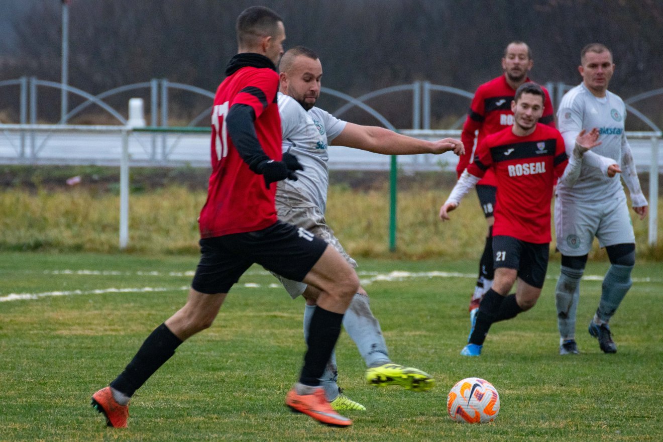 Jelenet az Agyagfalva–Roseal találkozóról