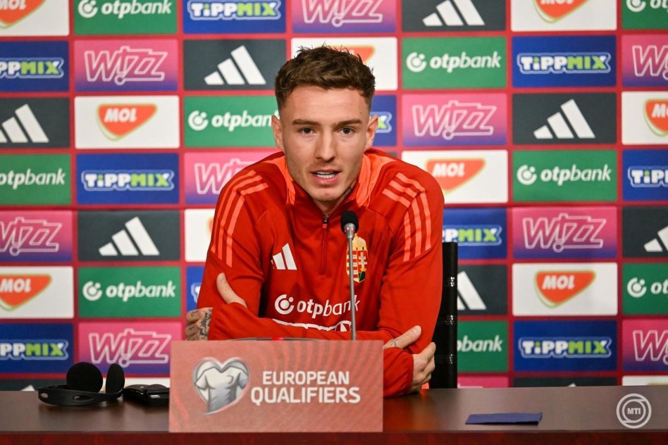 Bolla Bendegúz szerint okosan kell futballozni az írek ellen •  Fotó: MTI/Illyés Tibor