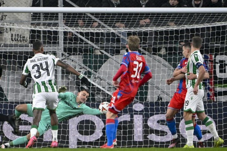 Torkán akadt a pilseni sör, eddig tartott a Ferencváros „futballtavasza”