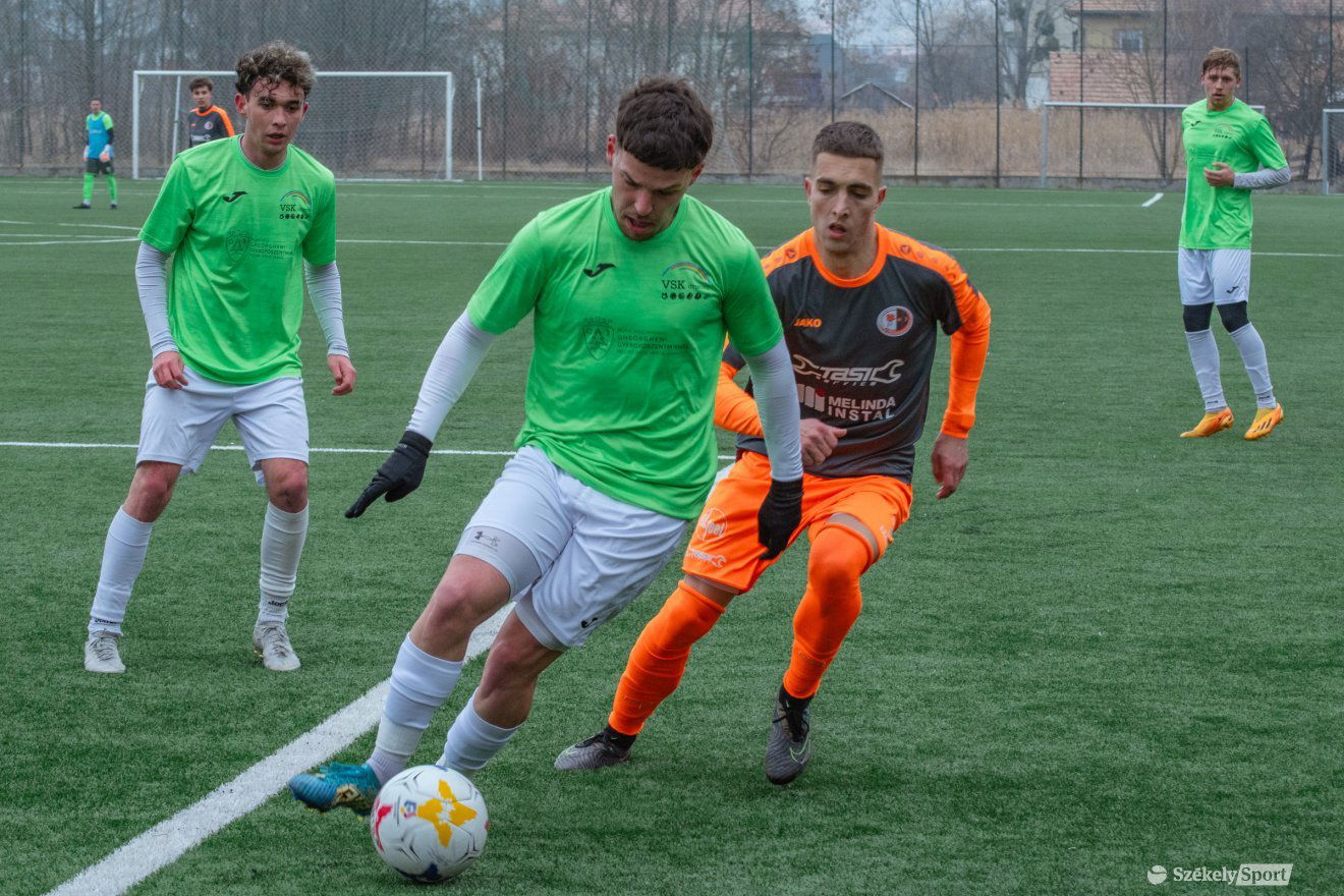 A gyergyóiaknak nagyon oda kell tenniük magukat •  Fotó: László Ildikó