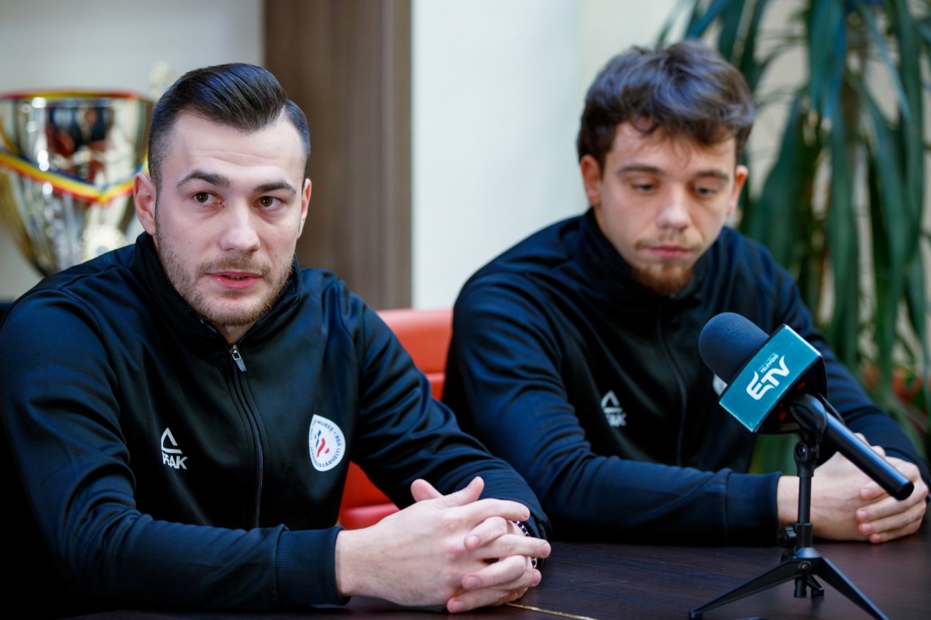 A két új igazolás, Roberto Voin és Mihnea Toader •  Fotó: Facebook/Kádár Csongor Krisztián, Marosvásárhelyi VSK
