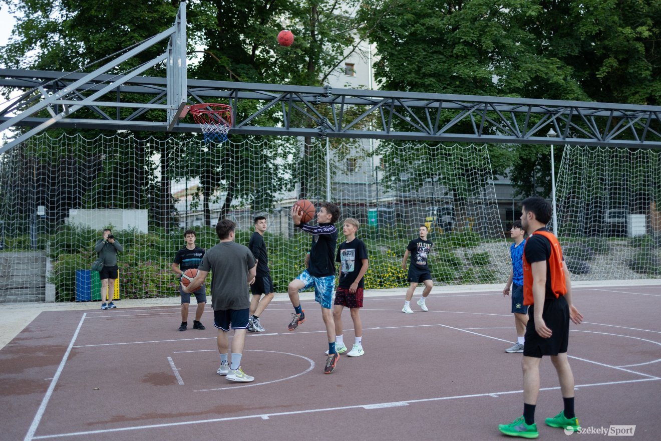&bullet;  Fotó: Olti Angyalka