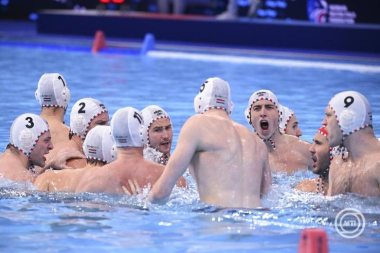 A hollandok elleni győzelemmel kezdték a középdöntőt a magyarok