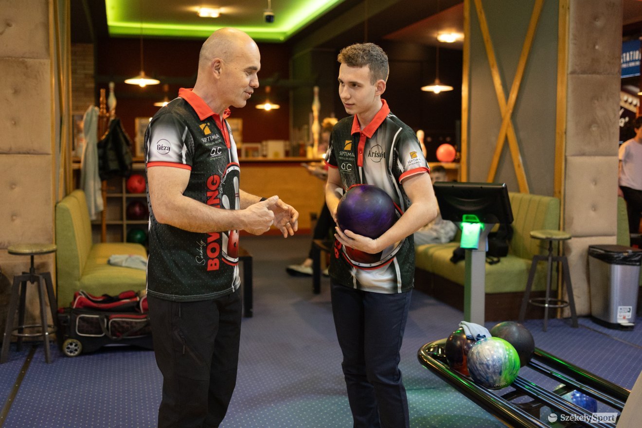 Fristóf az edzőjével, Karamán Gézával &bullet;  Fotó: Olti Angyalka