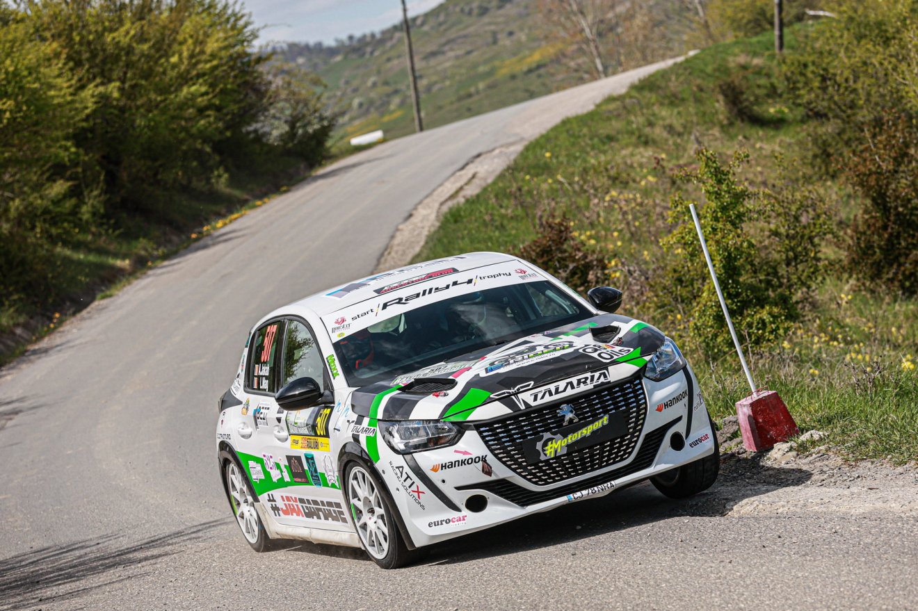 A székelyudvarhelyi Jakab Attila idén új autóval versenyez &bullet;  Fotó: Rallyphoto Hunters