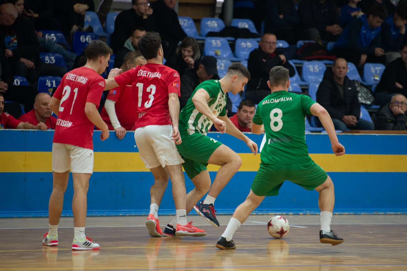 A Malomfalva–Varság meccs is büntetőkkel dőlt el • Fotó: Olti Angyalka