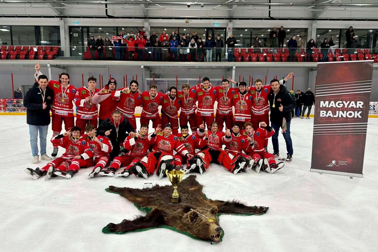 &bullet;  Fotó: Pecsuvácz Péter/Kárpáti Farkasok