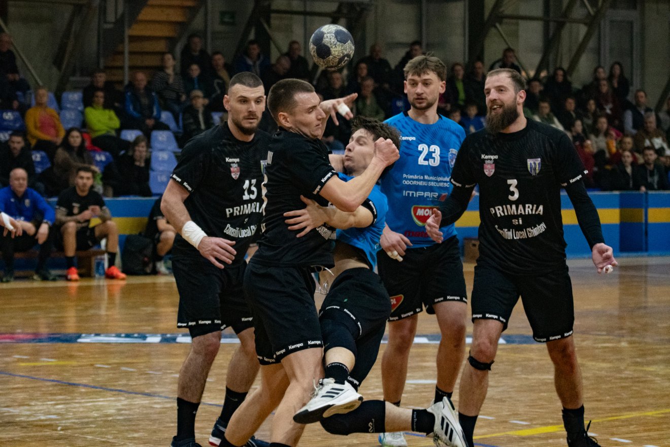 &bullet;  Fotó: László Ildikó