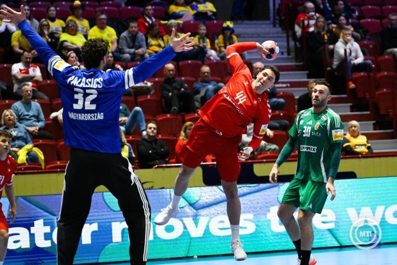 &bullet;  Fotó: MTI/Hegedüs Róbert