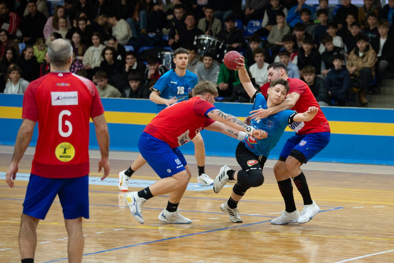 &bullet;  Fotó: Olti Angyalka