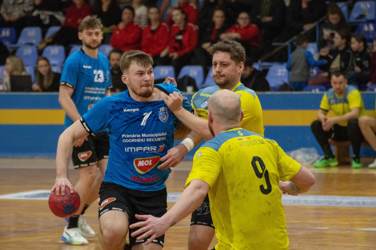 &bullet;  Fotó: László Ildikó