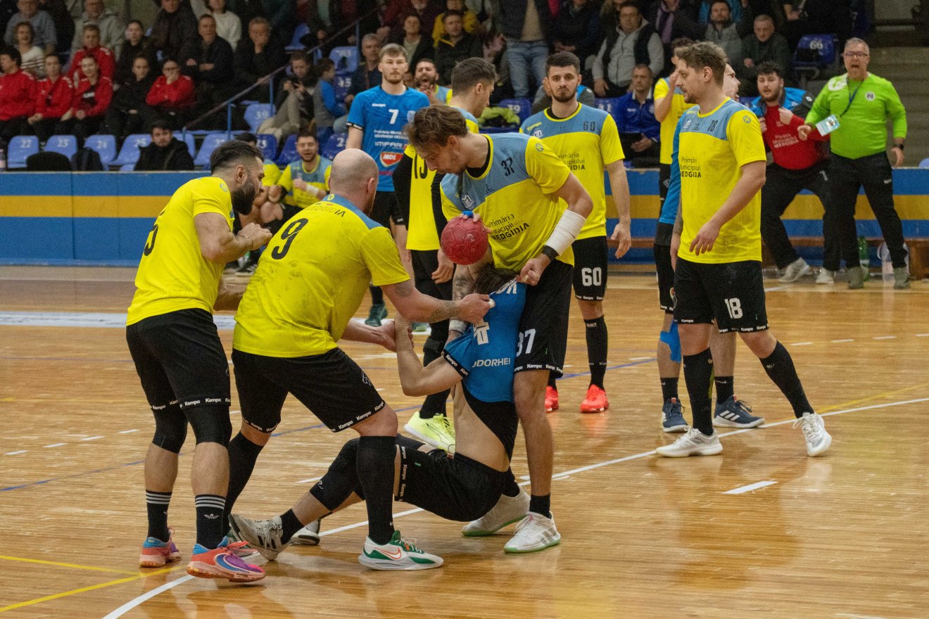 &bullet;  Fotó: László Ildikó