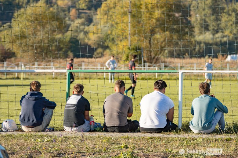 Megütötték a kiállított játékost Agyagfalván, kizártak egy csapatot a Hargita megyei focibajnokságból