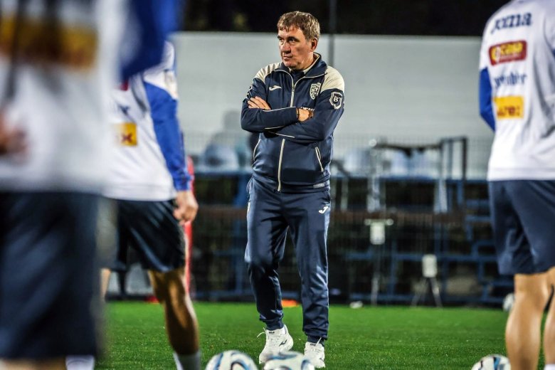 Aludt rá egyet Hagi, marad a román válogatott kispadján